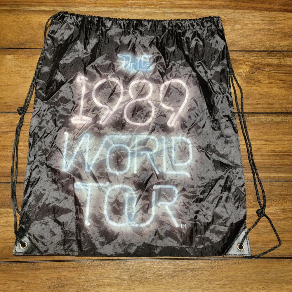 Taylor Swift Black Nylon Drawstring Bag / Backpack "1989 World Tour"